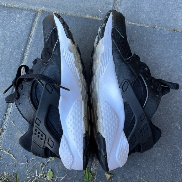 NIKE black huarache sneakers - SIZE 4.5Y/ US6-6.5 - Picture 11 of 16